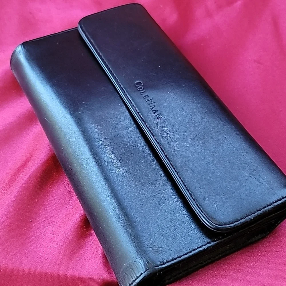 COLE HAAN Vintage Continental Wallet